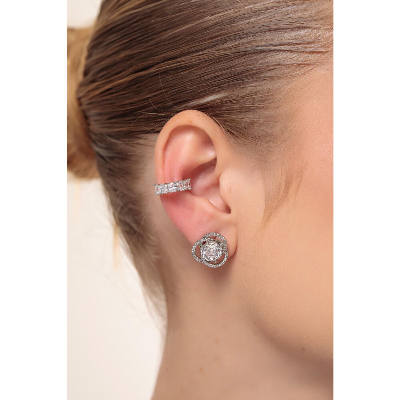 Brinco Rose Glow Cravejado com Zircônias Pino em Prata 925