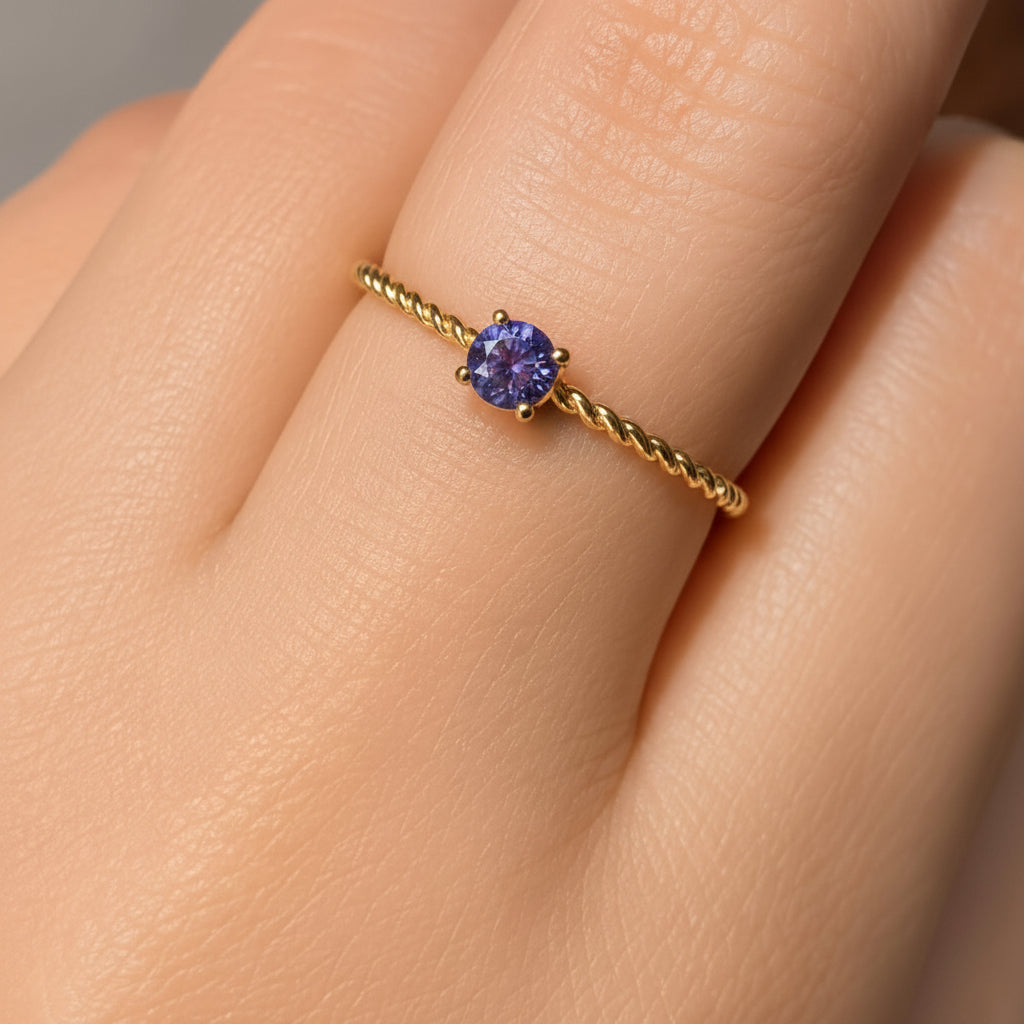 Anel Tanzanita Ouro 18k