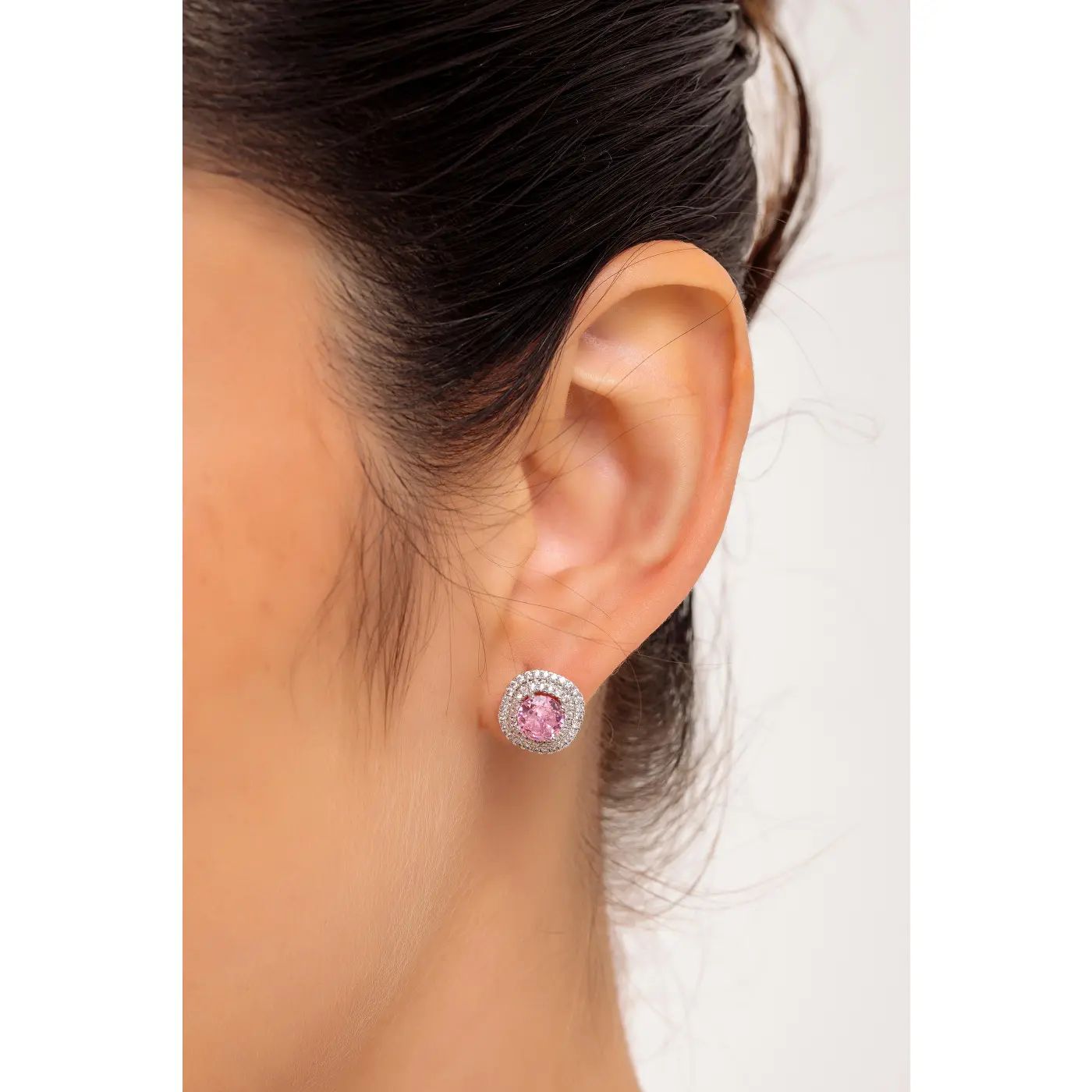 Brinco Oval Cravejado Pink